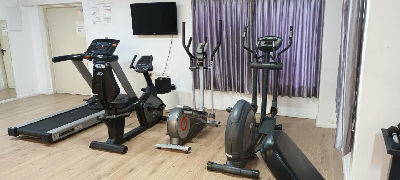 Beach Suite Israel- Private Jacuzzi Garden Suite & Gym, 3 Min Walk To Beach ביץ סוייט ישראל- ג'קוזי פרטי בגינה 3 דקות הליכה לים וחדר כושר Ashkelon Exteriör bild