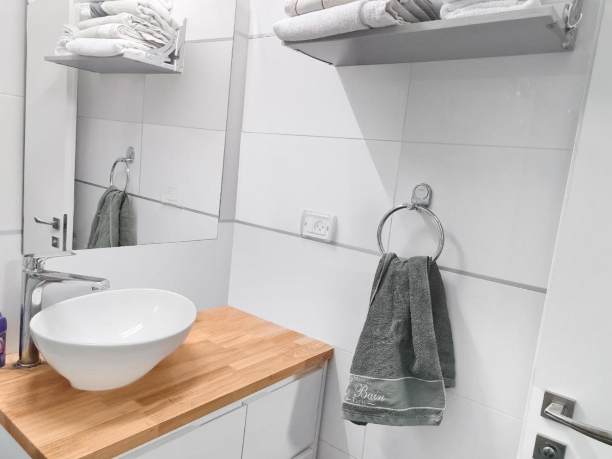 Beach Suite Israel- Private Jacuzzi Garden Suite & Gym, 3 Min Walk To Beach ביץ סוייט ישראל- ג'קוזי פרטי בגינה 3 דקות הליכה לים וחדר כושר Ashkelon Exteriör bild
