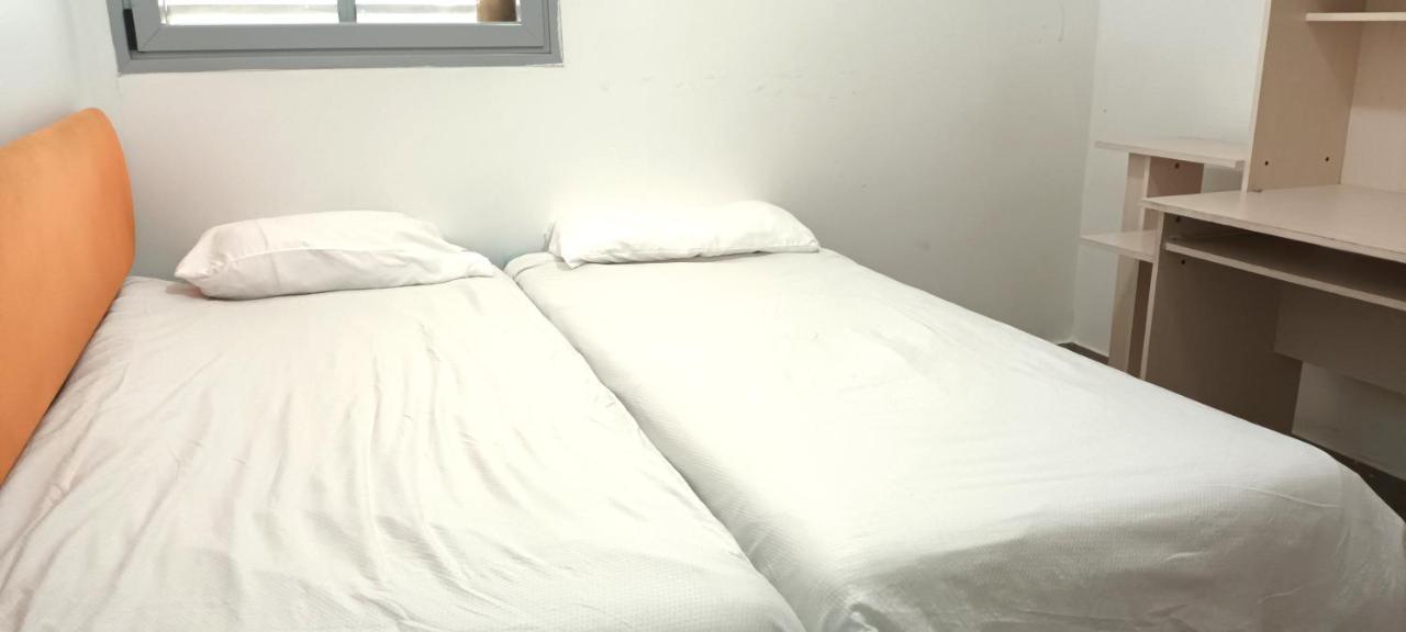 Beach Suite Israel- Private Jacuzzi Garden Suite & Gym, 3 Min Walk To Beach ביץ סוייט ישראל- ג'קוזי פרטי בגינה 3 דקות הליכה לים וחדר כושר Ashkelon Exteriör bild